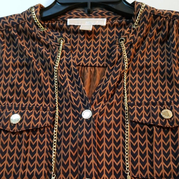 MICHAEL Michael Kors Dresses & Skirts - Michael Kors Chevron Print Dress with Gold Chain and Gold Snaps